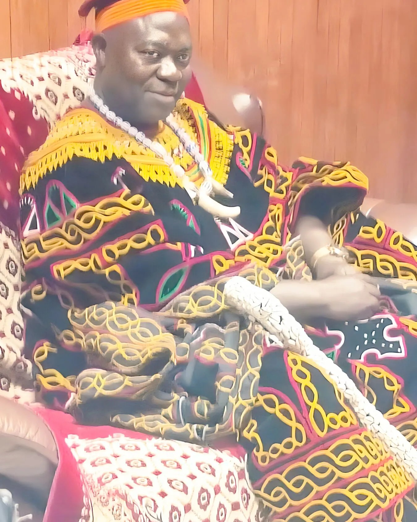 HRH Fru Assah Angwafo IV of Mankon Pays Maiden visit to MINAT