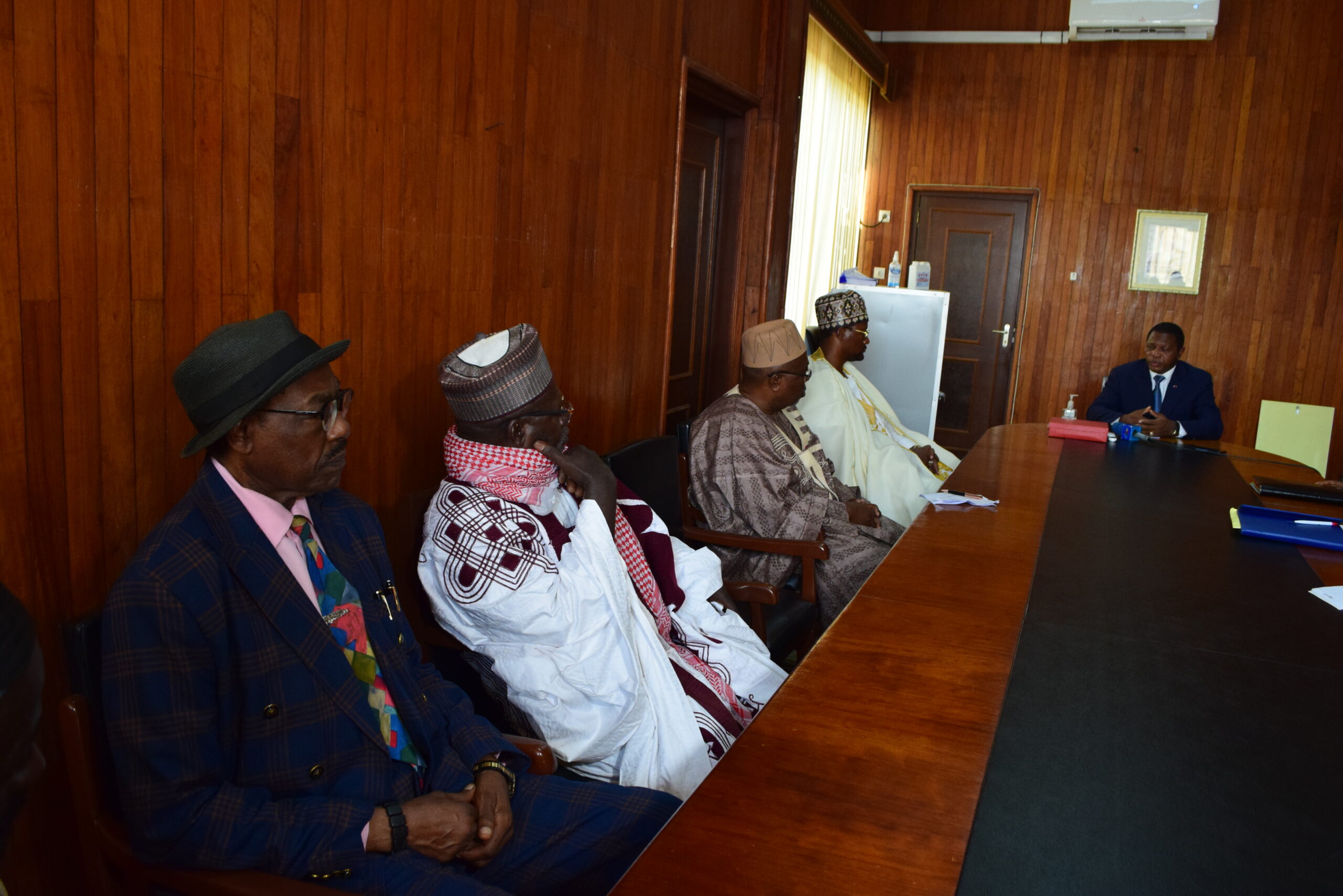 Déclaration des chefs traditionnels et chefs religieux des régions de l’Adamaoua, de l’Extrême-Nord et du Nord et des grands Imams des mosquées centrales de Douala et Yaoundé.