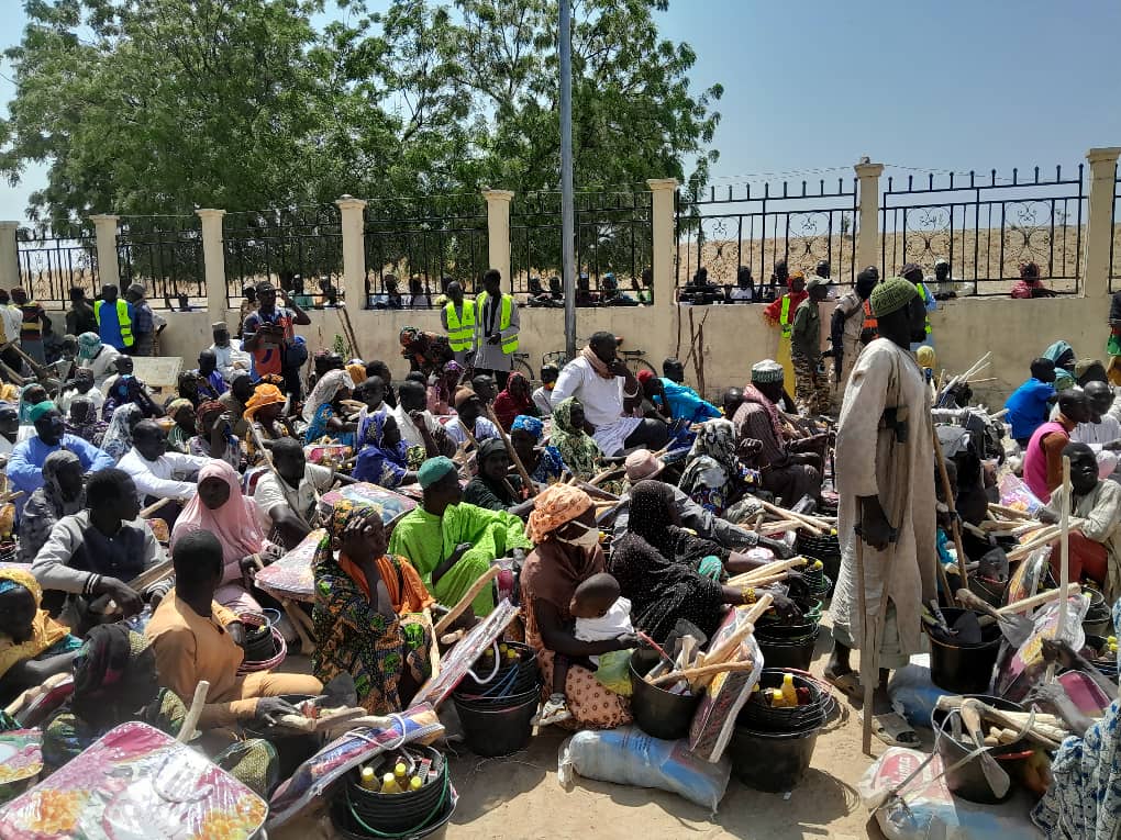 MAGA : Paul Biya offre du matériel de première nécessité à 2500 personnes, soit 300 familles vulnérables.