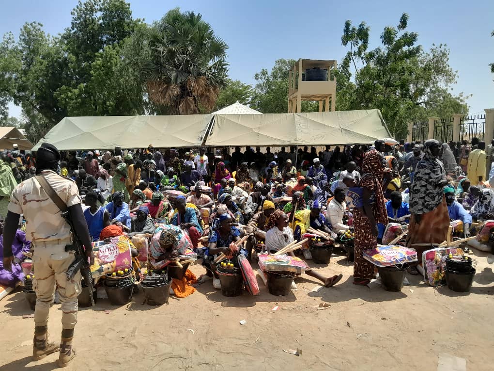 MAGA : Paul Biya offre du matériel de première nécessité à 2500 personnes, soit 300 familles vulnérables.