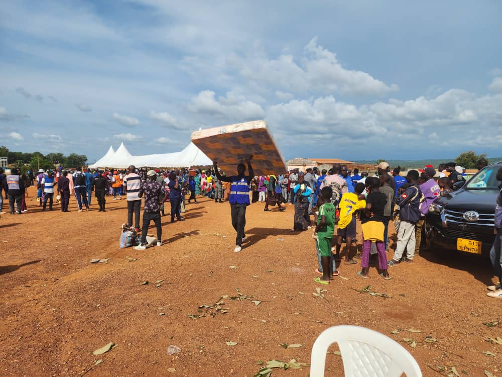 Assistance humanitaire : Le MINAT distribue des dons à plus de 500 sinistrés du département du Mbéré
