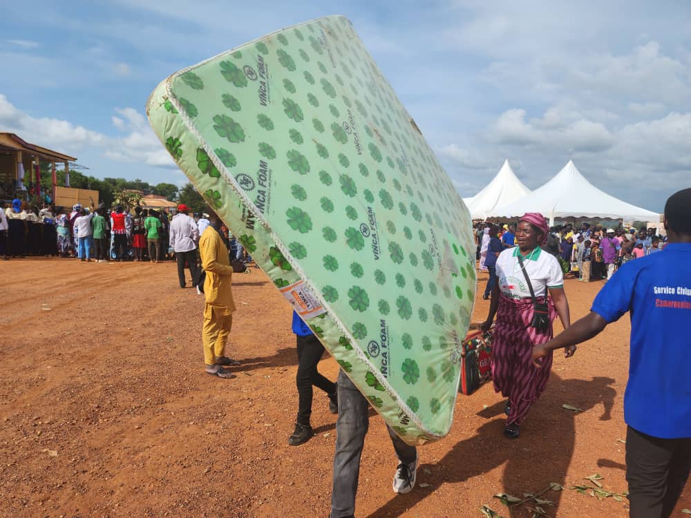Assistance humanitaire : Le MINAT distribue des dons à plus de 500 sinistrés du département du Mbéré