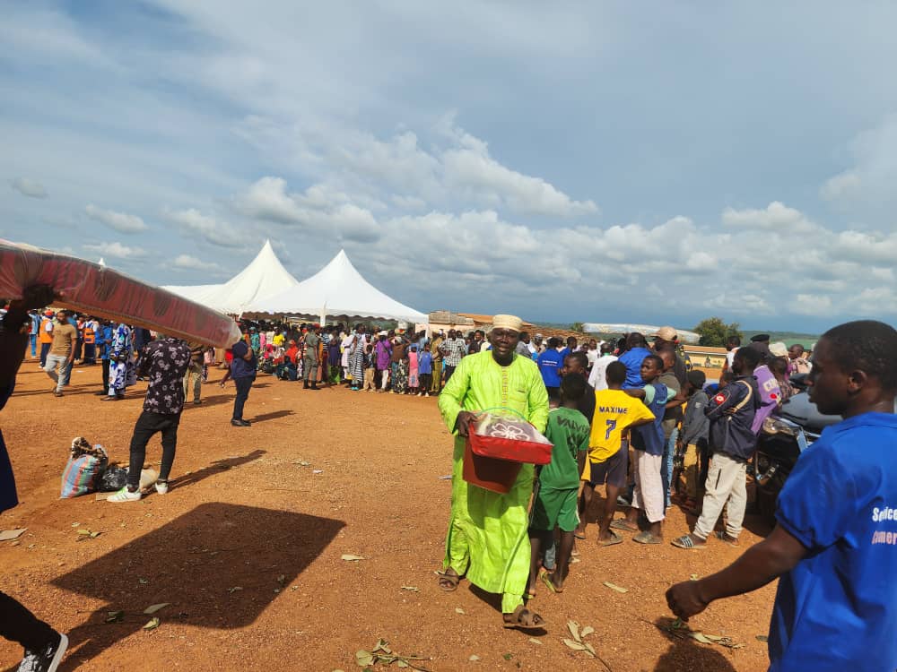 Assistance humanitaire : Le MINAT distribue des dons à plus de 500 sinistrés du département du Mbéré