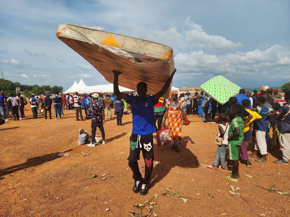 Assistance humanitaire : Le MINAT distribue des dons à plus de 500 sinistrés du département du Mbéré