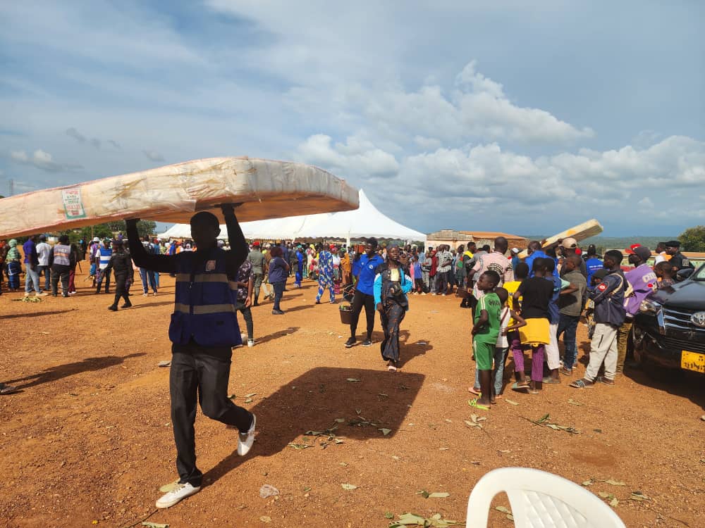Assistance humanitaire : Le MINAT distribue des dons à plus de 500 sinistrés du département du Mbéré