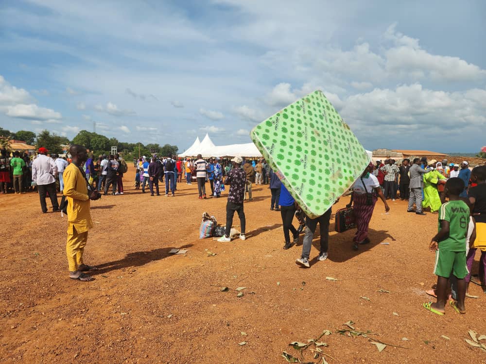 Assistance humanitaire : Le MINAT distribue des dons à plus de 500 sinistrés du département du Mbéré