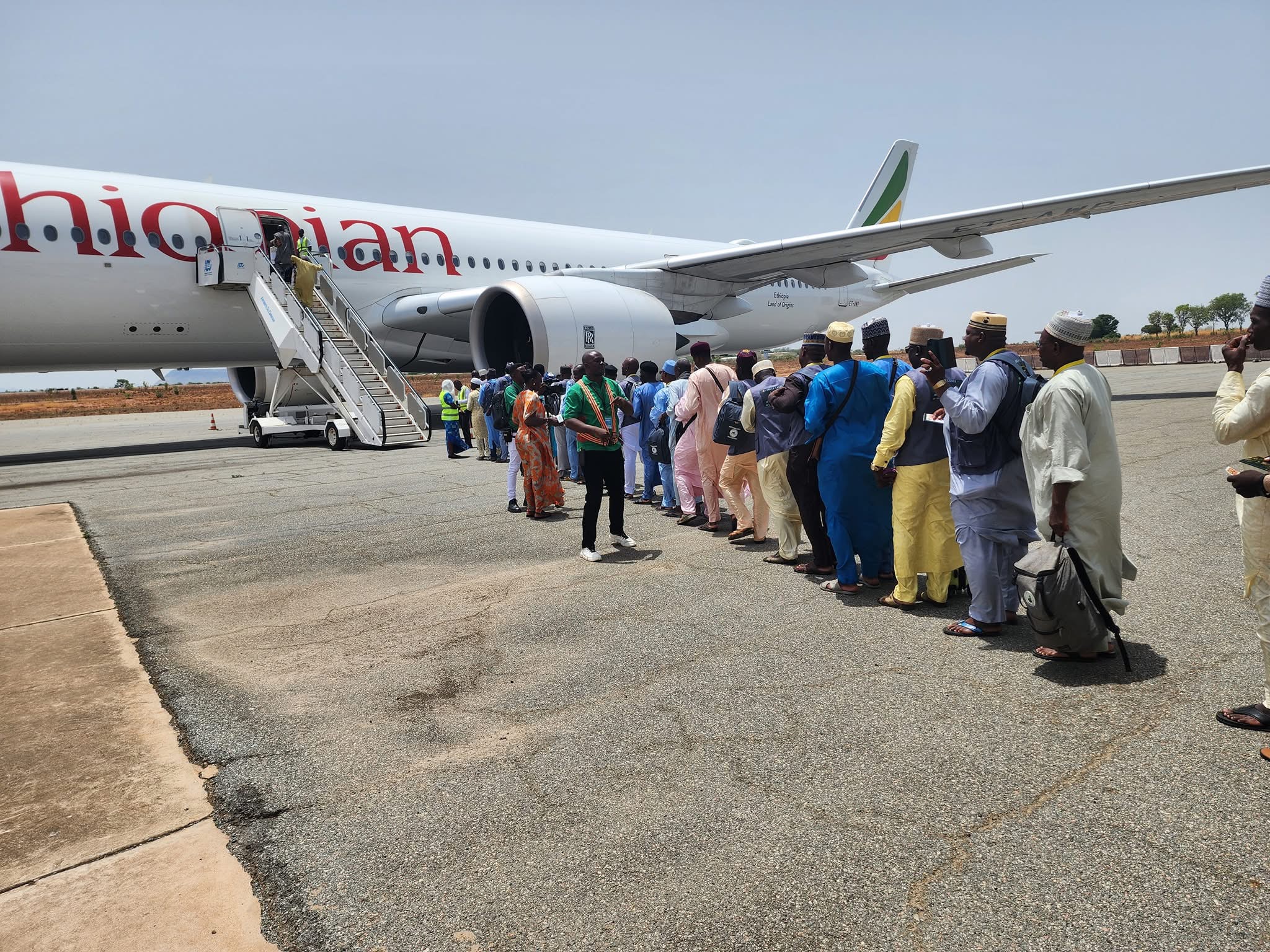 Hadj 2025 : 350 pèlerins en route pour La Mecque