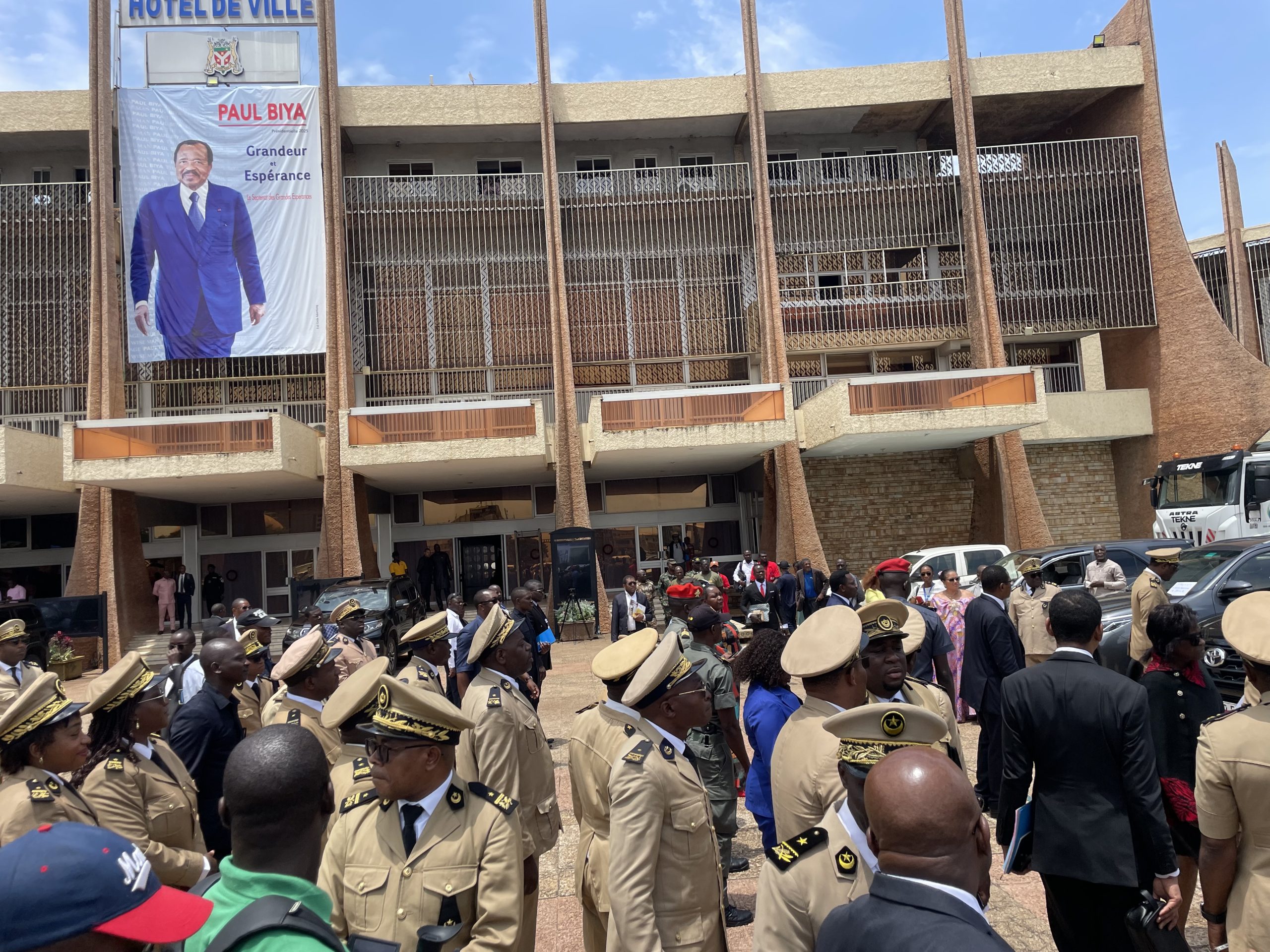 President Paul Biya hands over 94 new vehicles to administrative authorities