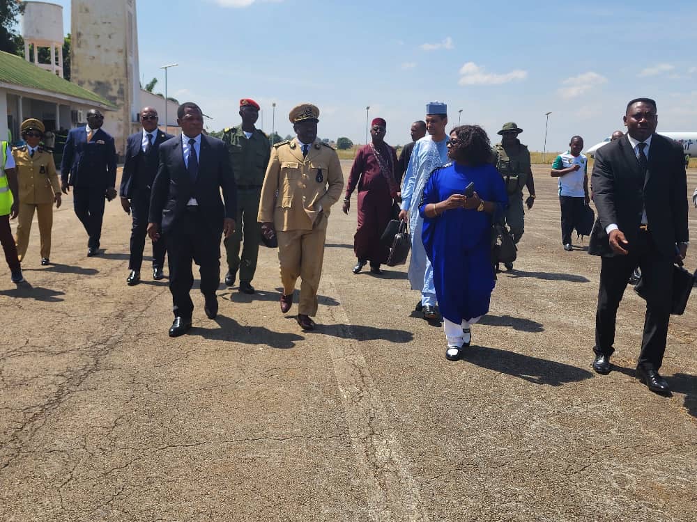 Accueilli par le Gouverneur de Kildadi Taguieke Boukar et les forces vives de l’Adamaoua, le MINAT Paul Atanga Nji est en visite de travail ce 10/11/25 à Ngaoundere, en vue de porter le message de paix et d’accalmie du chef de l’État suite aux incidents post- électoraux qui ont touché l’ensemble de la région.