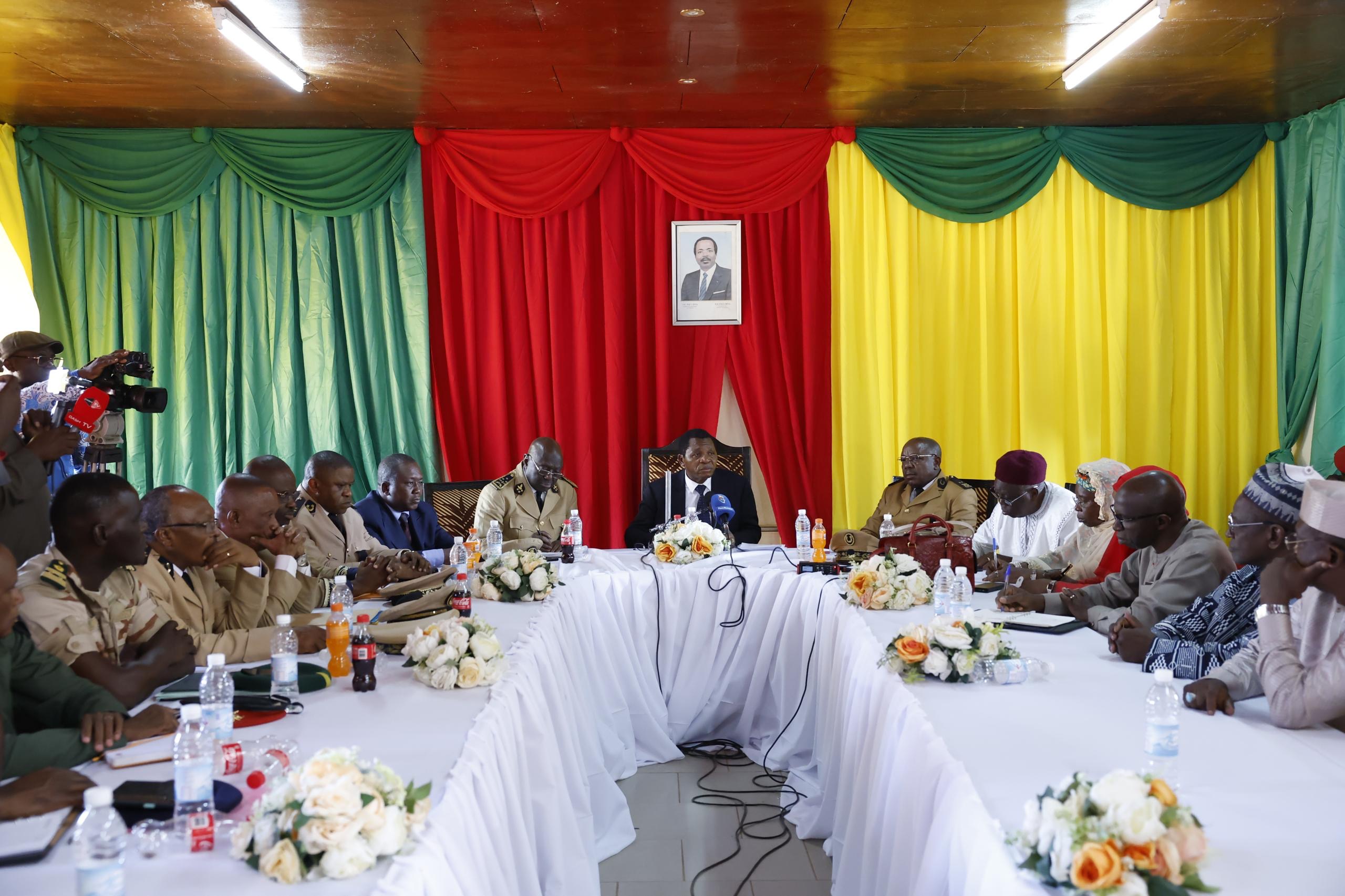 MINAT Boss on appeasement mission distributes Head of State´s speech,calls on authorities to spread peace