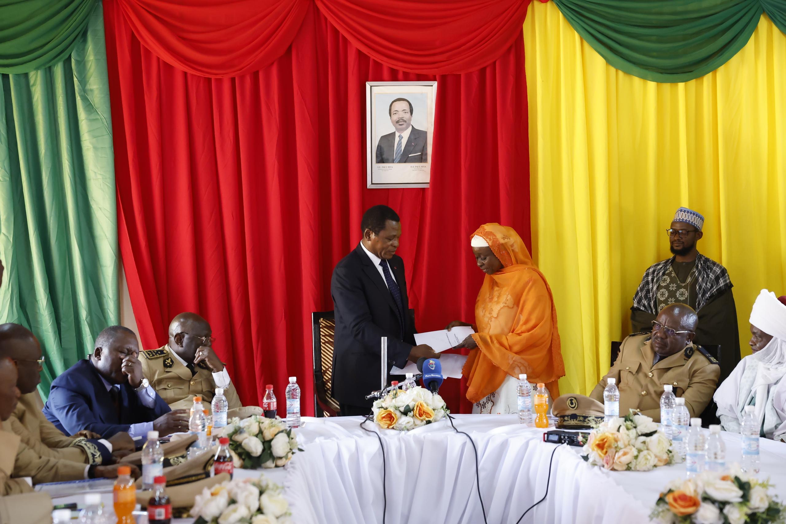 MINAT Boss on appeasement mission distributes Head of State´s speech,calls on authorities to spread peace