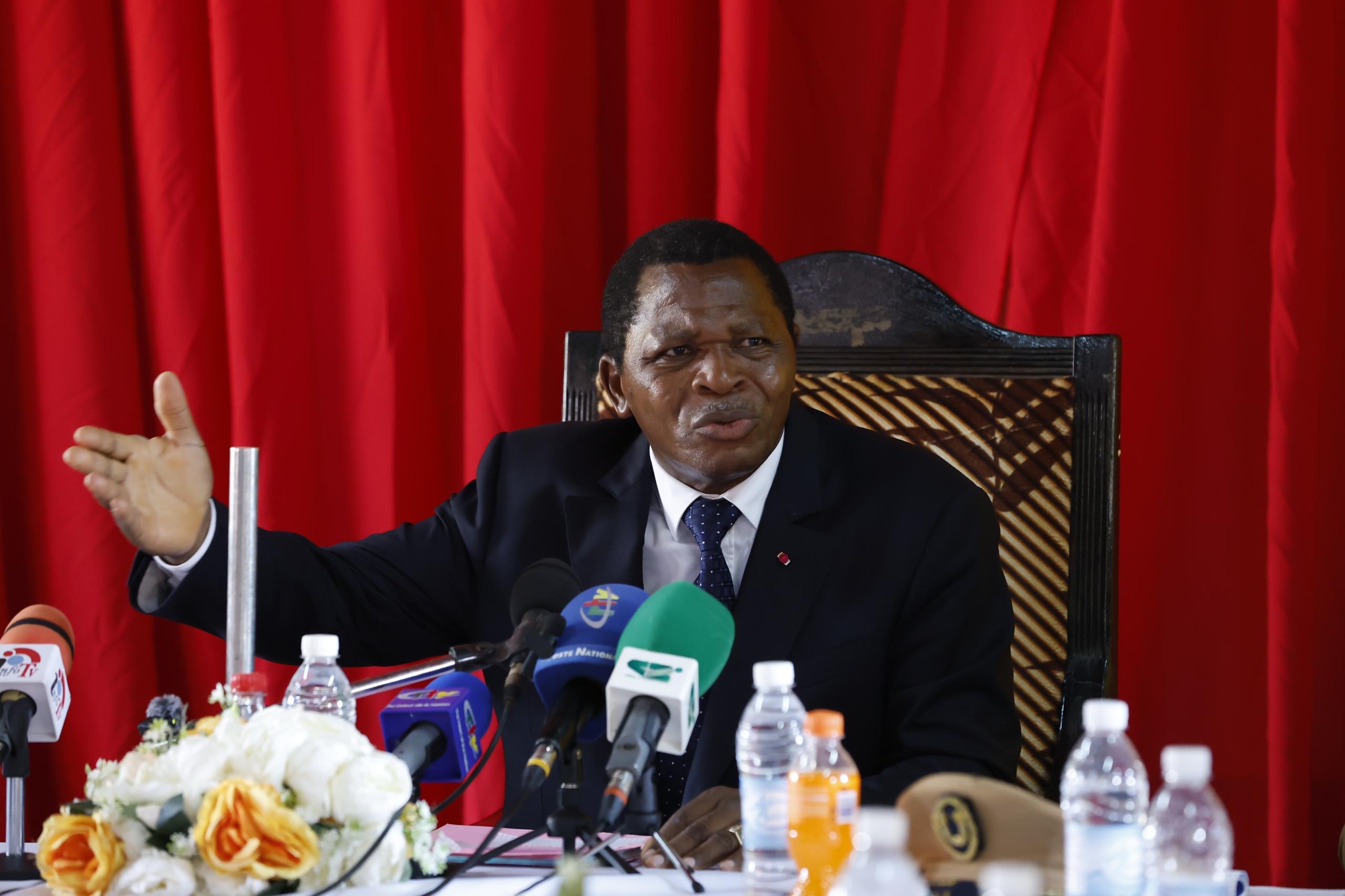 MINAT Boss on appeasement mission distributes Head of State´s speech,calls on authorities to spread peace