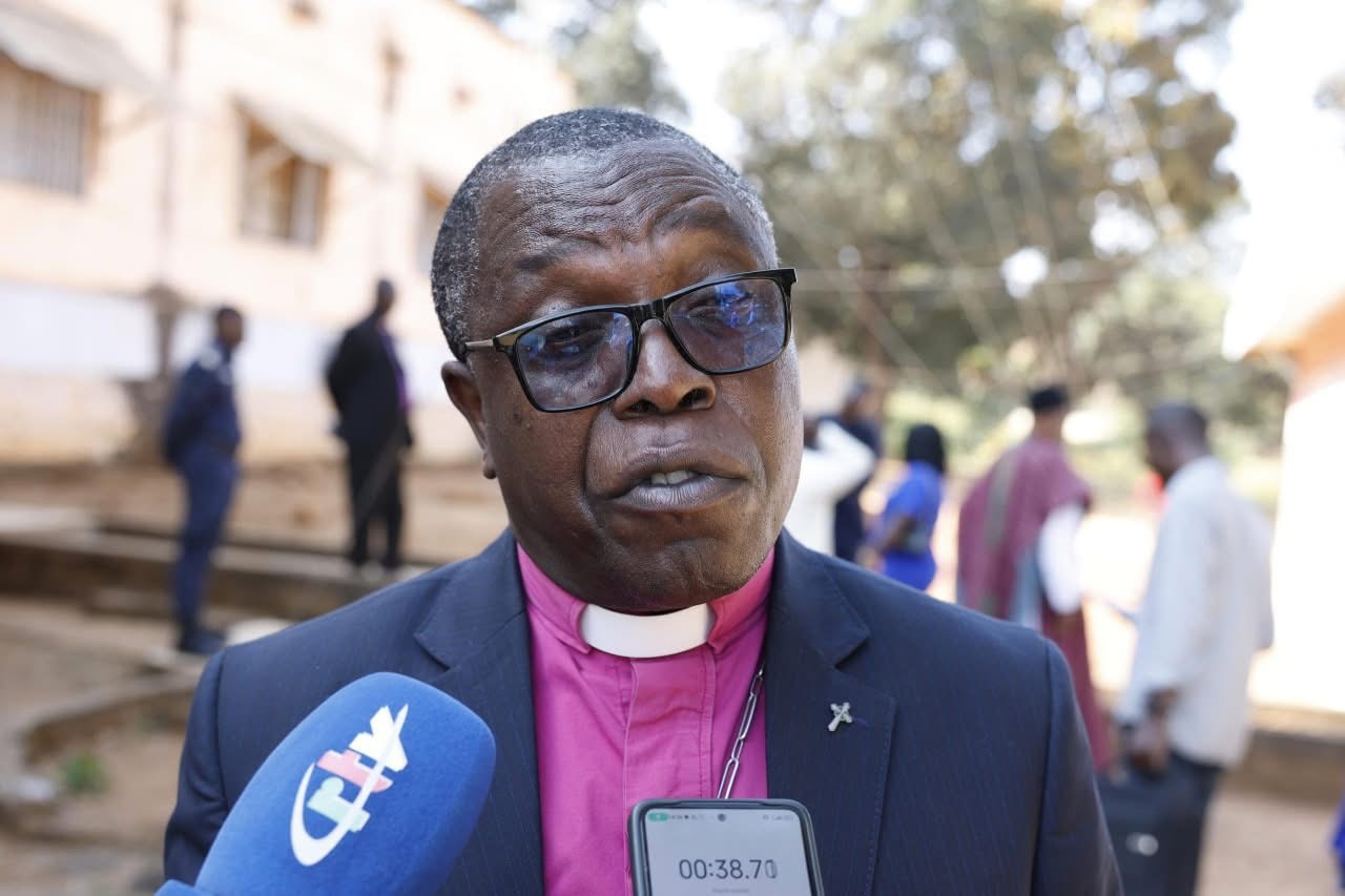 MINAT Boss on appeasement mission distributes Head of State´s speech,calls on authorities to spread peace