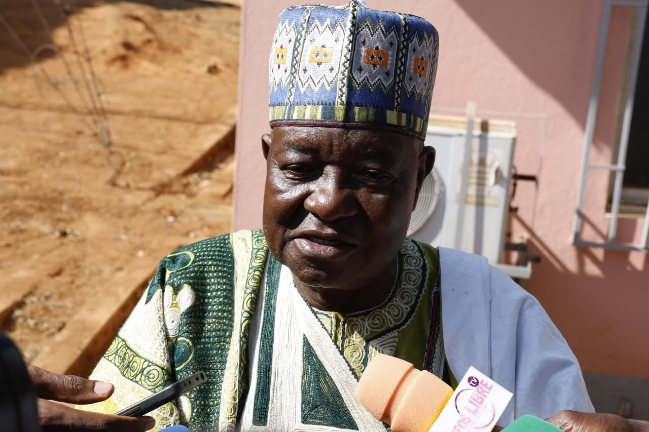 MINAT Boss on appeasement mission distributes Head of State´s speech,calls on authorities to spread peace