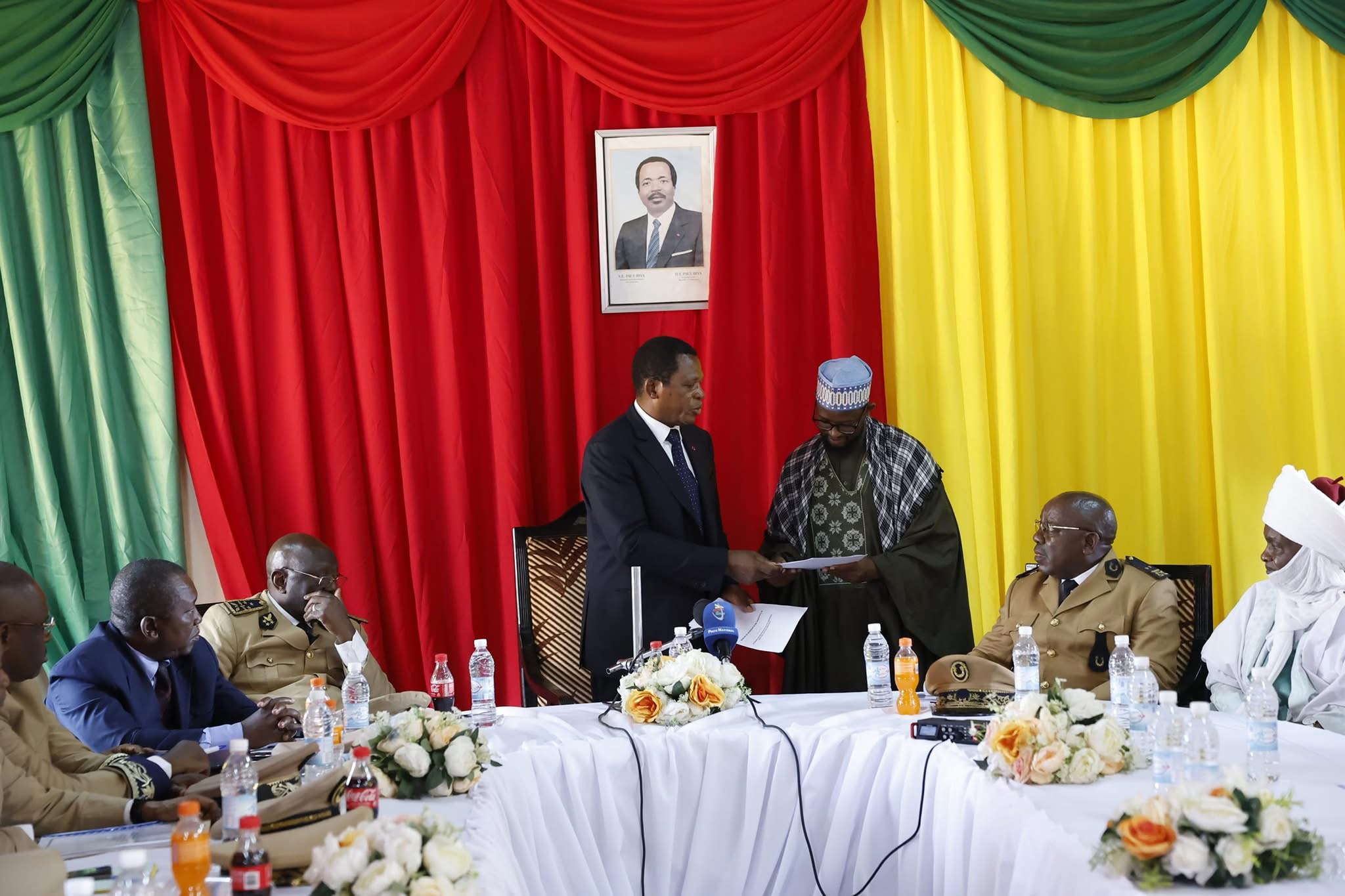 MINAT Boss on appeasement mission distributes Head of State´s speech,calls on authorities to spread peace