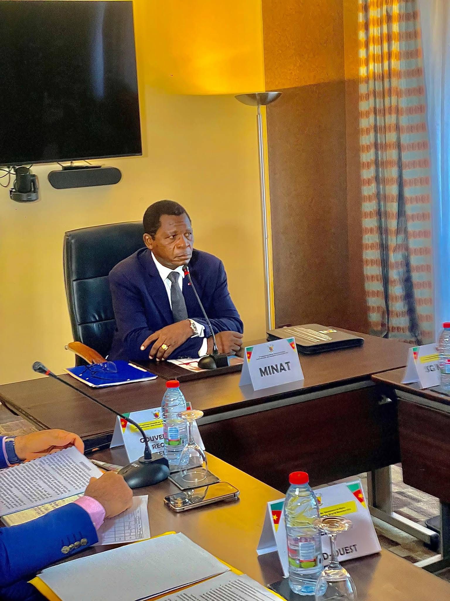 Après l’ouverture du conclave ce 25 novembre à l’hôtel de ville de Yaoundé sur le thème « Autorités administratives et maintien de l’ordre en période postélectorale », le Minat préside la suite des travaux y relatifs cet après-midi au Hilton Hôtel, en présence des gouverneurs de régions et des responsables de son département ministériel.