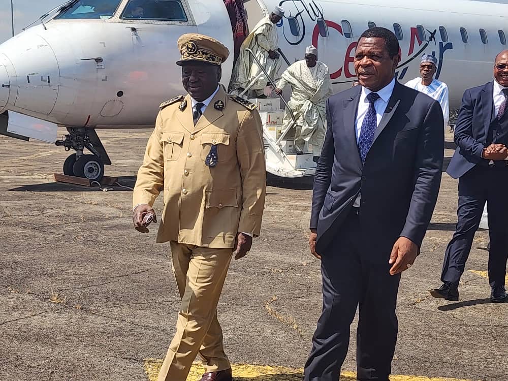 Accueilli par le Gouverneur de Kildadi Taguieke Boukar et les forces vives de l’Adamaoua, le MINAT Paul Atanga Nji est en visite de travail ce 10/11/25 à Ngaoundere, en vue de porter le message de paix et d’accalmie du chef de l’État suite aux incidents post- électoraux qui ont touché l’ensemble de la région.