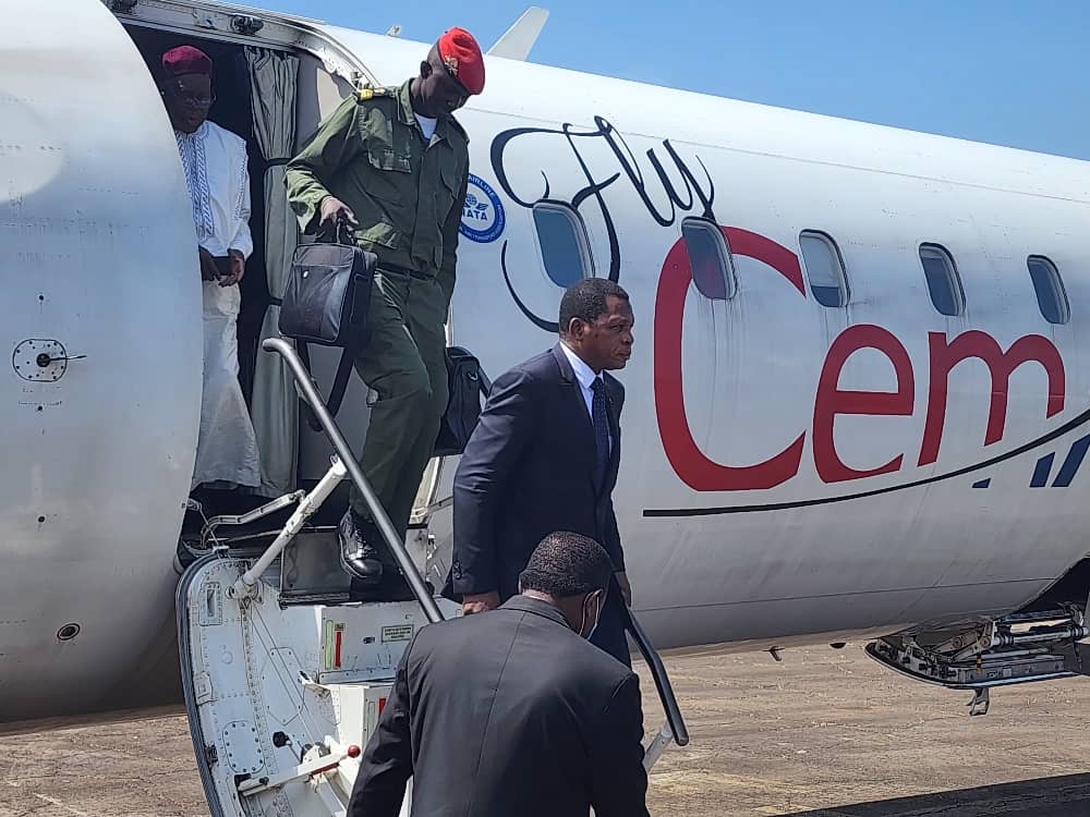 Accueilli par le Gouverneur de Kildadi Taguieke Boukar et les forces vives de l’Adamaoua, le MINAT Paul Atanga Nji est en visite de travail ce 10/11/25 à Ngaoundere, en vue de porter le message de paix et d’accalmie du chef de l’État suite aux incidents post- électoraux qui ont touché l’ensemble de la région.