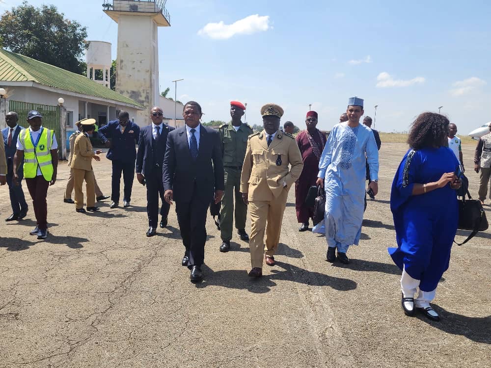 Accueilli par le Gouverneur de Kildadi Taguieke Boukar et les forces vives de l’Adamaoua, le MINAT Paul Atanga Nji est en visite de travail ce 10/11/25 à Ngaoundere, en vue de porter le message de paix et d’accalmie du chef de l’État suite aux incidents post- électoraux qui ont touché l’ensemble de la région.