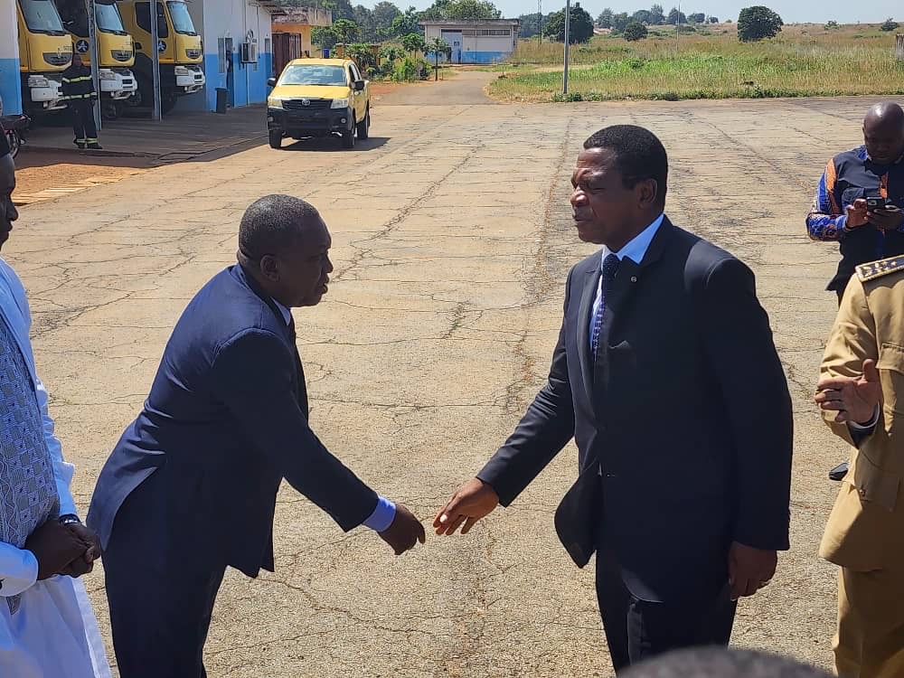 Accueilli par le Gouverneur de Kildadi Taguieke Boukar et les forces vives de l’Adamaoua, le MINAT Paul Atanga Nji est en visite de travail ce 10/11/25 à Ngaoundere, en vue de porter le message de paix et d’accalmie du chef de l’État suite aux incidents post- électoraux qui ont touché l’ensemble de la région.