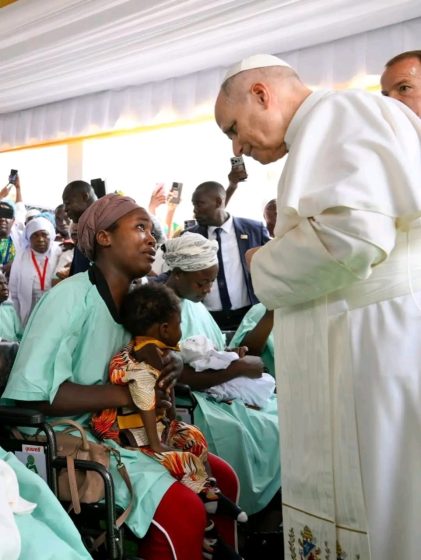 Visite papale : Léon XIV exhorte les fidèles au partage, à la solidarité et à la paix